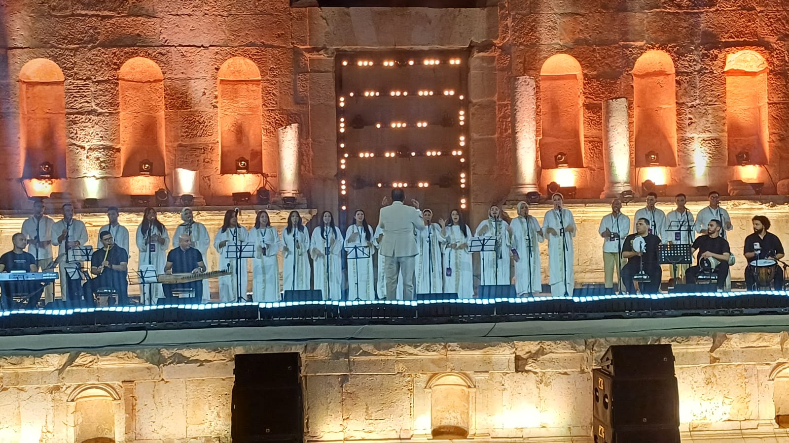 كورال هارموني المصرية تتألق في مهرجان جرش بأداء الموروث الأردني