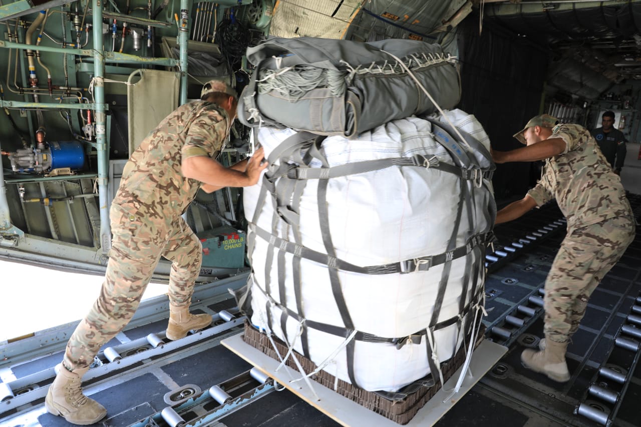 القوات المسلحة تواصل تنفيذ الإنزالات الجوية على قطاع غزة بمشاركة الأمارات