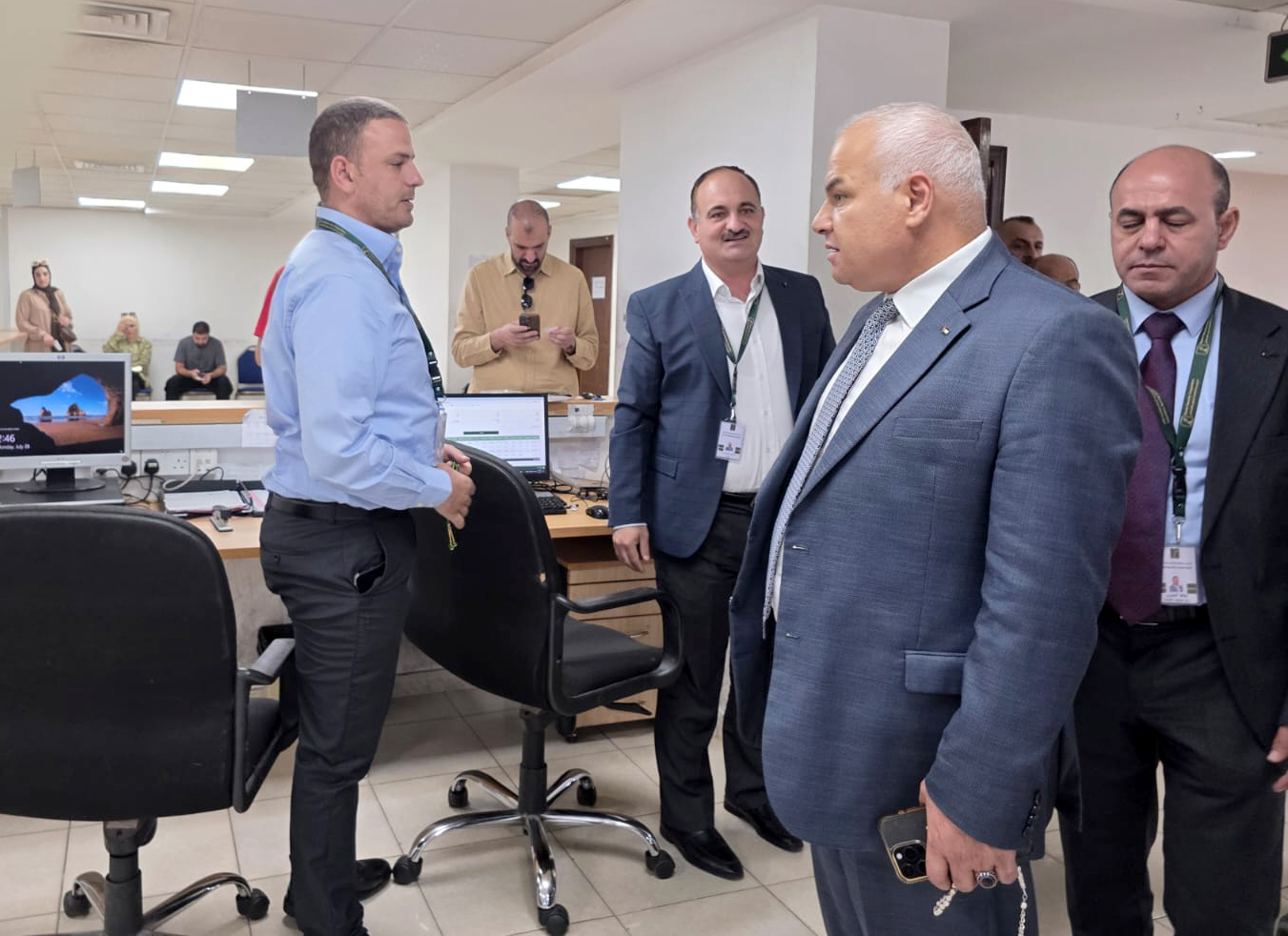 وزير العمل يتفقد فرع ضمان إربد