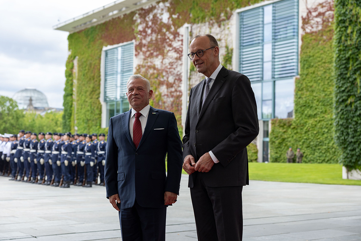 الملك يدعو من برلين لاتخاذ موقف دولي فوري وموحد لوقف الانتشار المقلق للمجاعة والمعاناة بين المدنيين بغزة