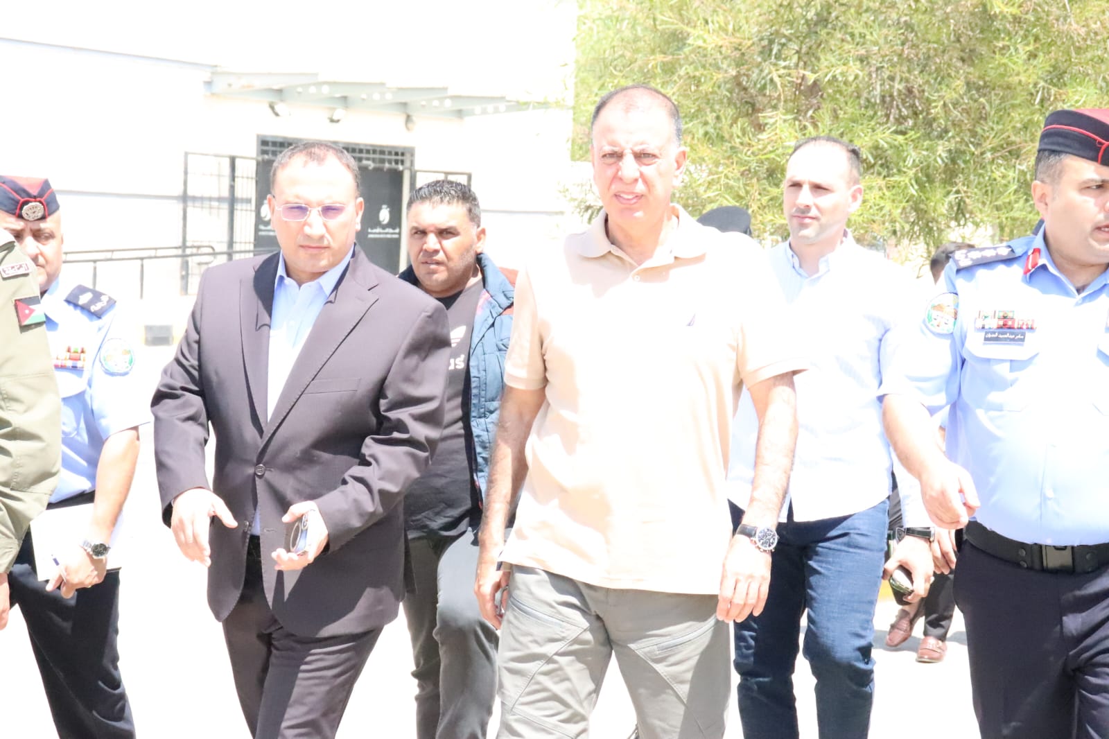 وزير الداخلية يزور مركز حدود المدورة ويلتقي أبناء قرية المدورة