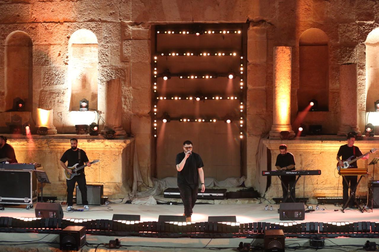 جرش 39: فرقة نادي الجيل للفلكلور الشركسي تقدم استعراضا فنيا