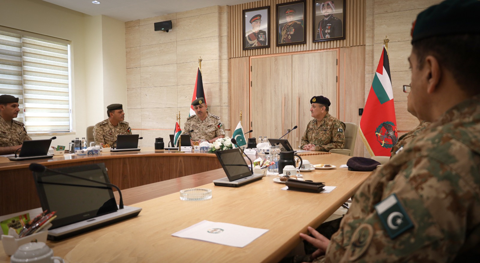 توقيع محضر التعاون الدفاعي بين القوات المسلحة الأردنية ونظيرتها الباكستانية