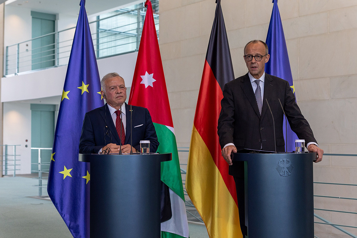 الملك يدعو من برلين لاتخاذ موقف دولي فوري وموحد لوقف الانتشار المقلق للمجاعة والمعاناة بين المدنيين بغزة