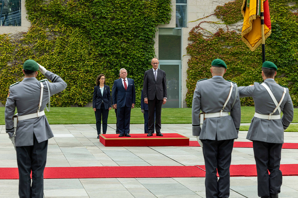 الملك يدعو من برلين لاتخاذ موقف دولي فوري وموحد لوقف الانتشار المقلق للمجاعة والمعاناة بين المدنيين بغزة