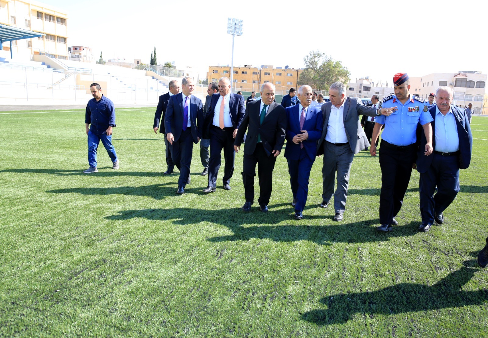 رئيس الديوان الملكي يتفقد مشاريع مبادرات ملكية في محافظة مأدبا