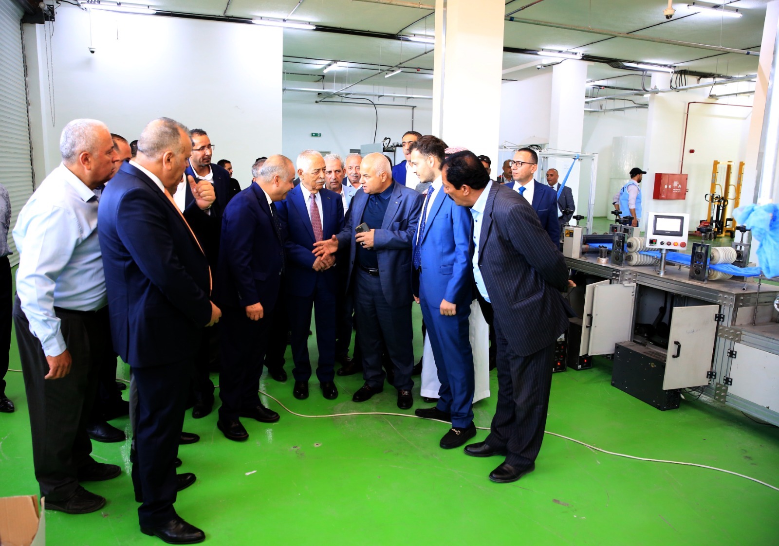 رئيس الديوان الملكي يتفقد مشاريع مبادرات ملكية في محافظة مأدبا