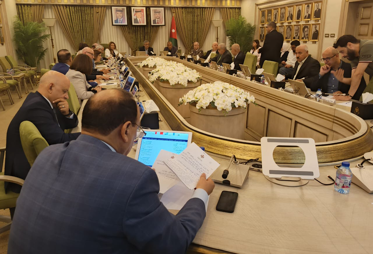 مشتركة بـالأعيان تناقش دراسة تحليلية حول واقع وآفاق تشغيل الشباب