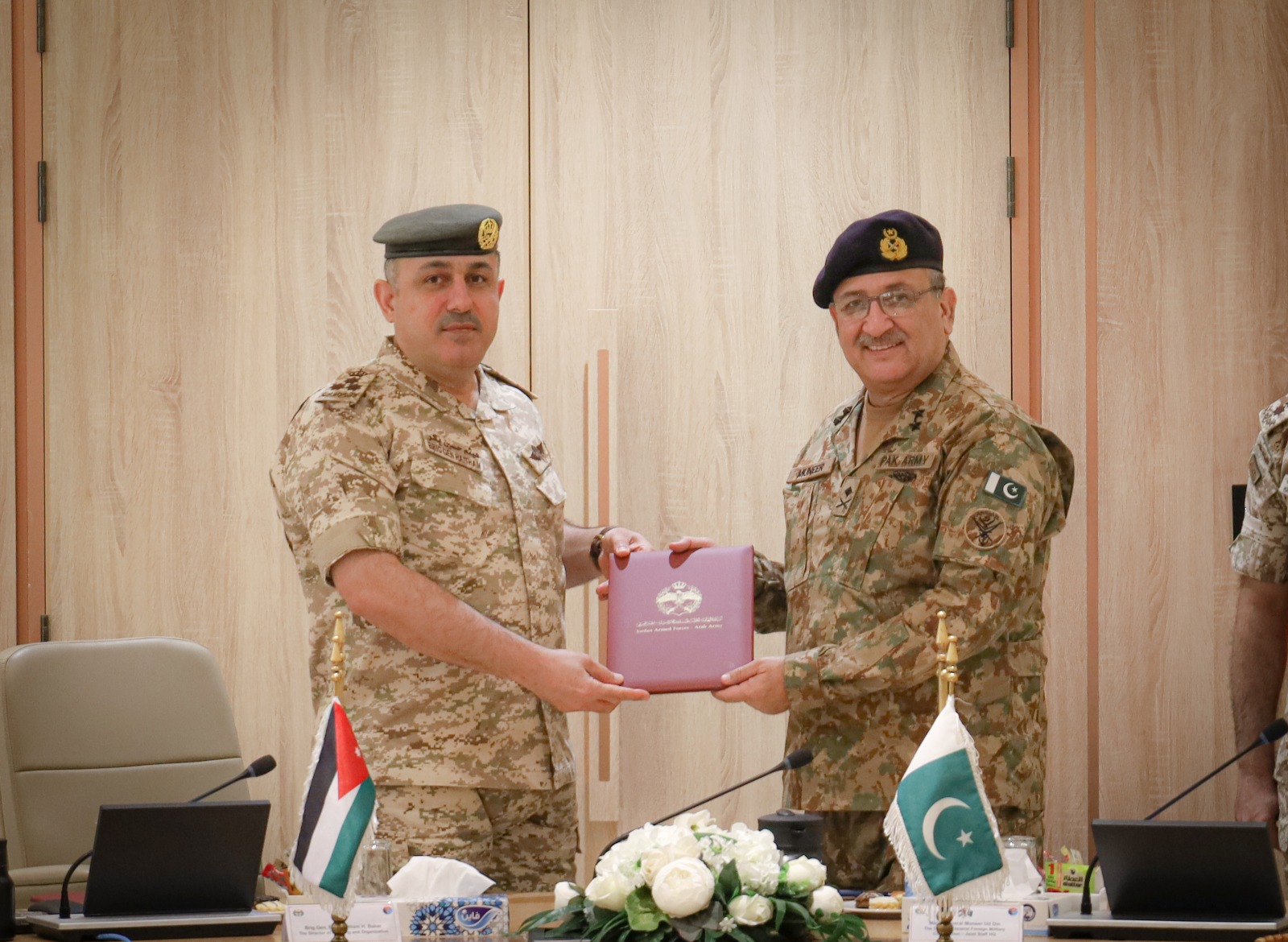 توقيع محضر التعاون الدفاعي بين القوات المسلحة الأردنية ونظيرتها الباكستانية