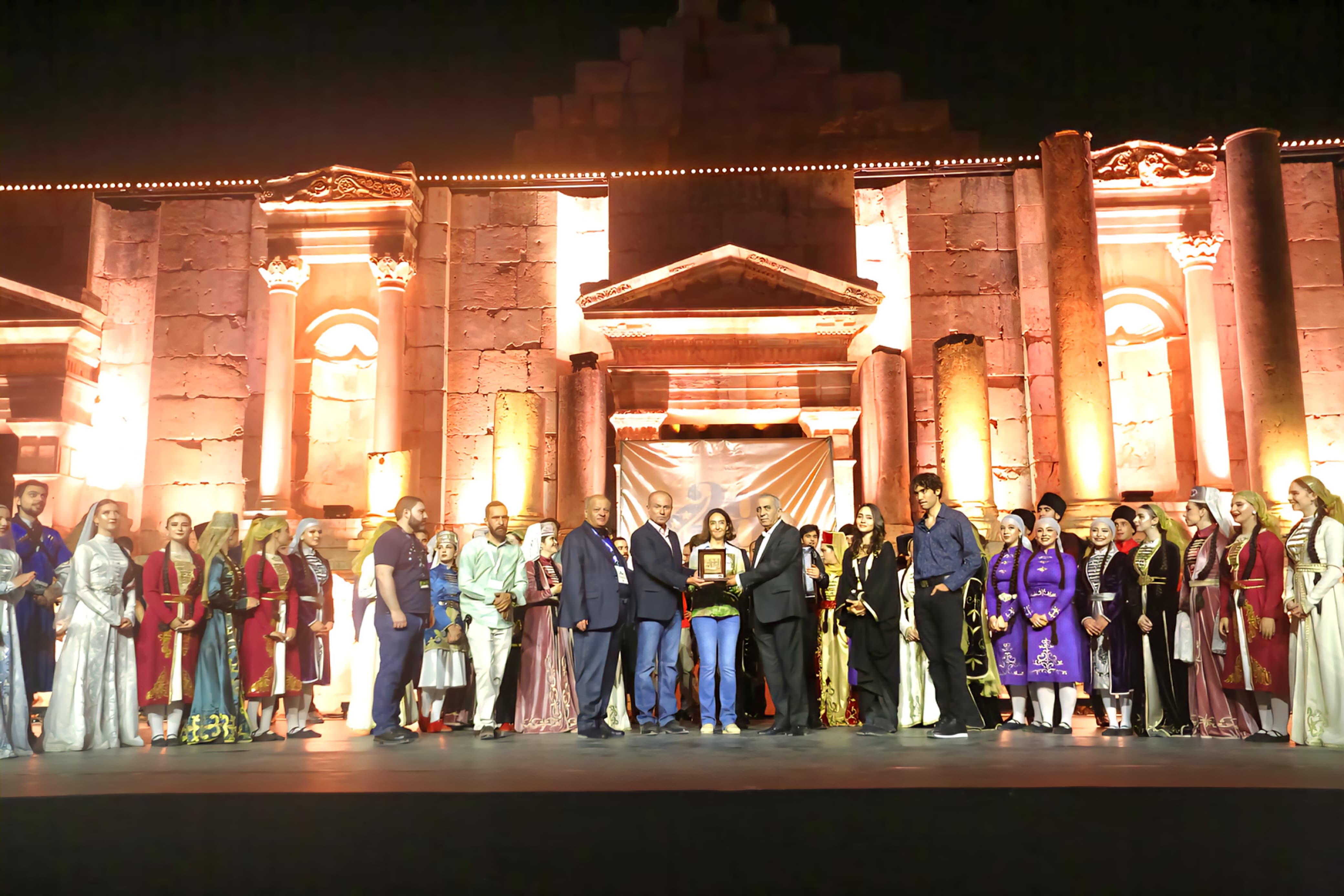 جرش 39: فرقة نادي الجيل للفلكلور الشركسي تقدم استعراضا فنيا