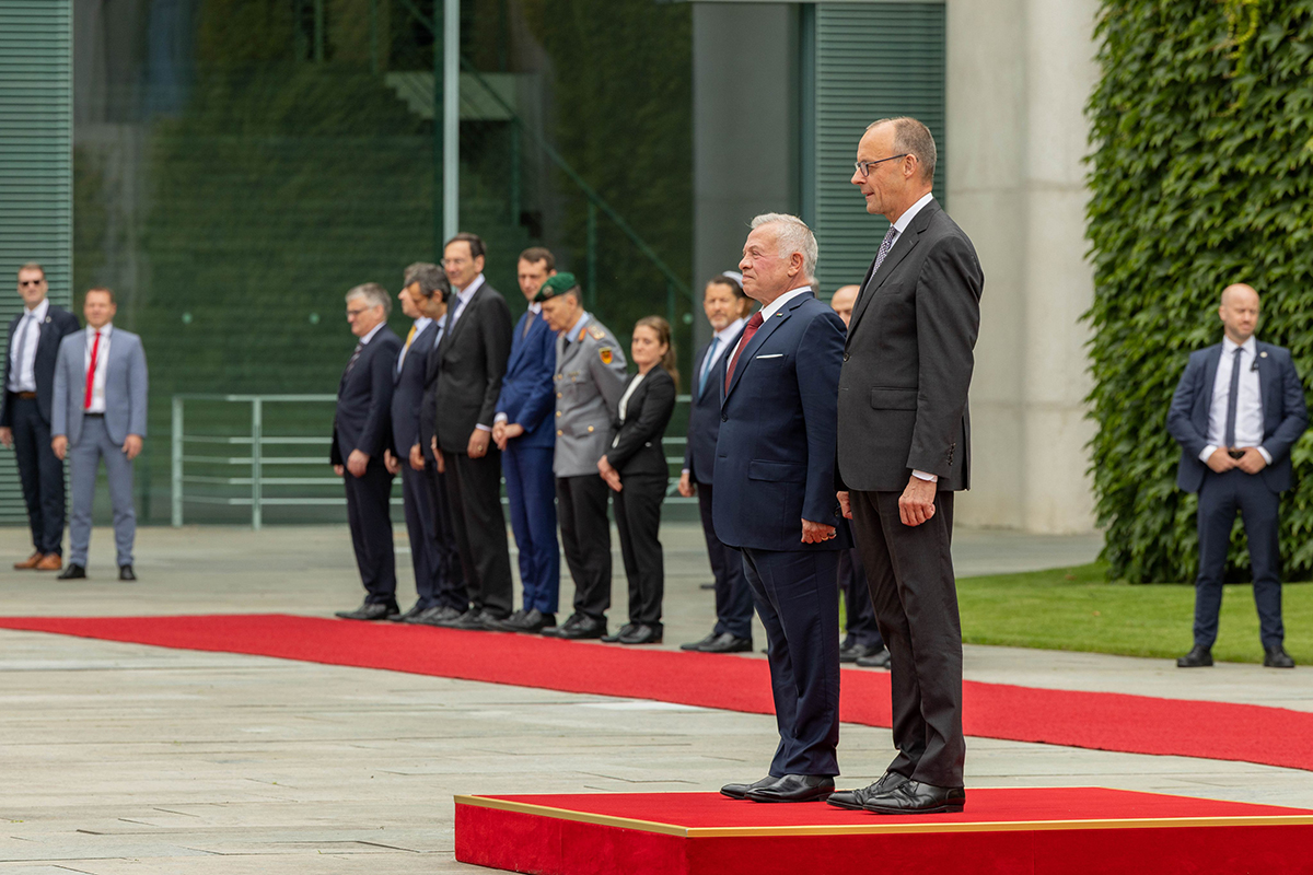 الملك يدعو من برلين لاتخاذ موقف دولي فوري وموحد لوقف الانتشار المقلق للمجاعة والمعاناة بين المدنيين بغزة