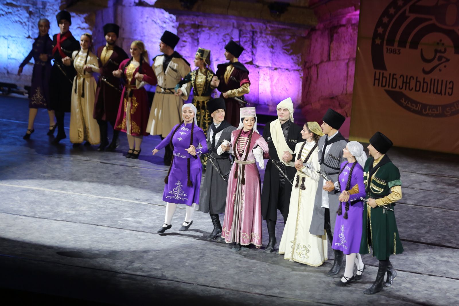 جرش 39: فرقة نادي الجيل للفلكلور الشركسي تقدم استعراضا فنيا