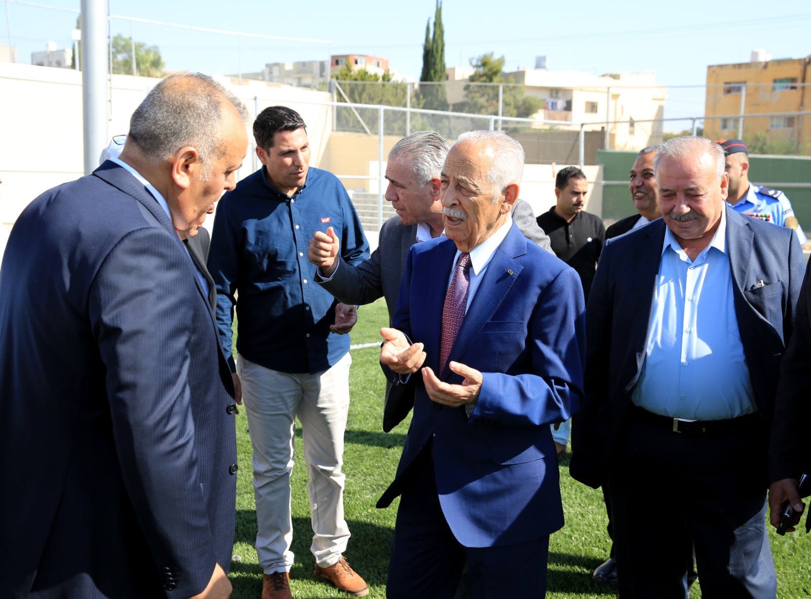 رئيس الديوان الملكي يتفقد مشاريع مبادرات ملكية في محافظة مأدبا