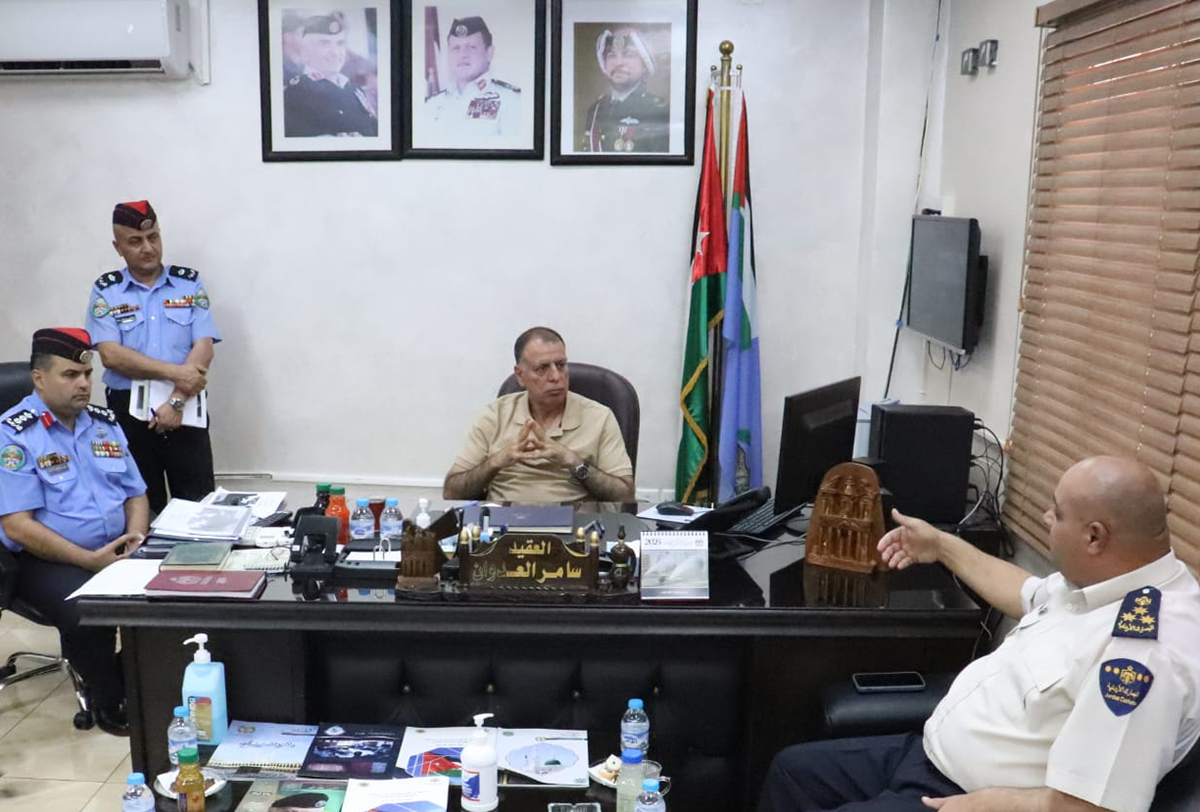 وزير الداخلية يزور مركز حدود المدورة ويلتقي أبناء قرية المدورة