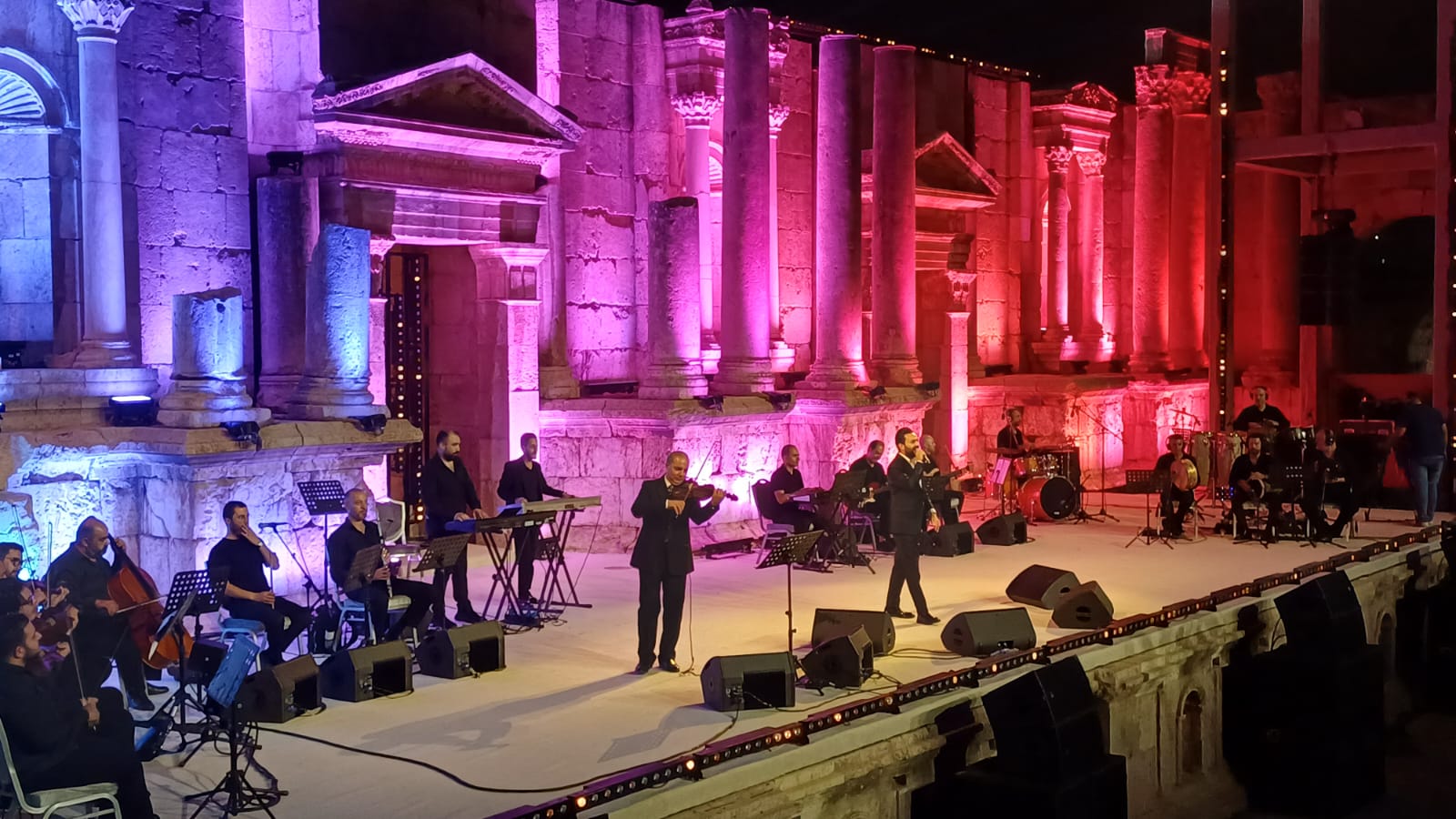 مسارح جرش39 تنبض بإبداعات ليلة اردنية وفعاليات لفرق دول صديقة