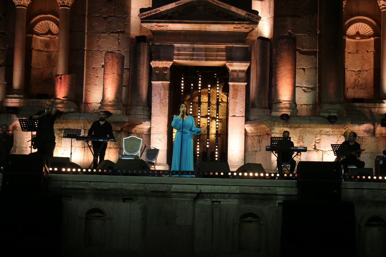 مسارح جرش39 تنبض بإبداعات ليلة اردنية وفعاليات لفرق دول صديقة