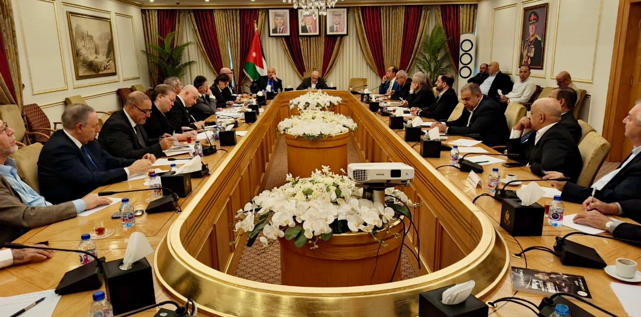 مالية الأعيان تبحث السياسات الاقتصادية للحكومة