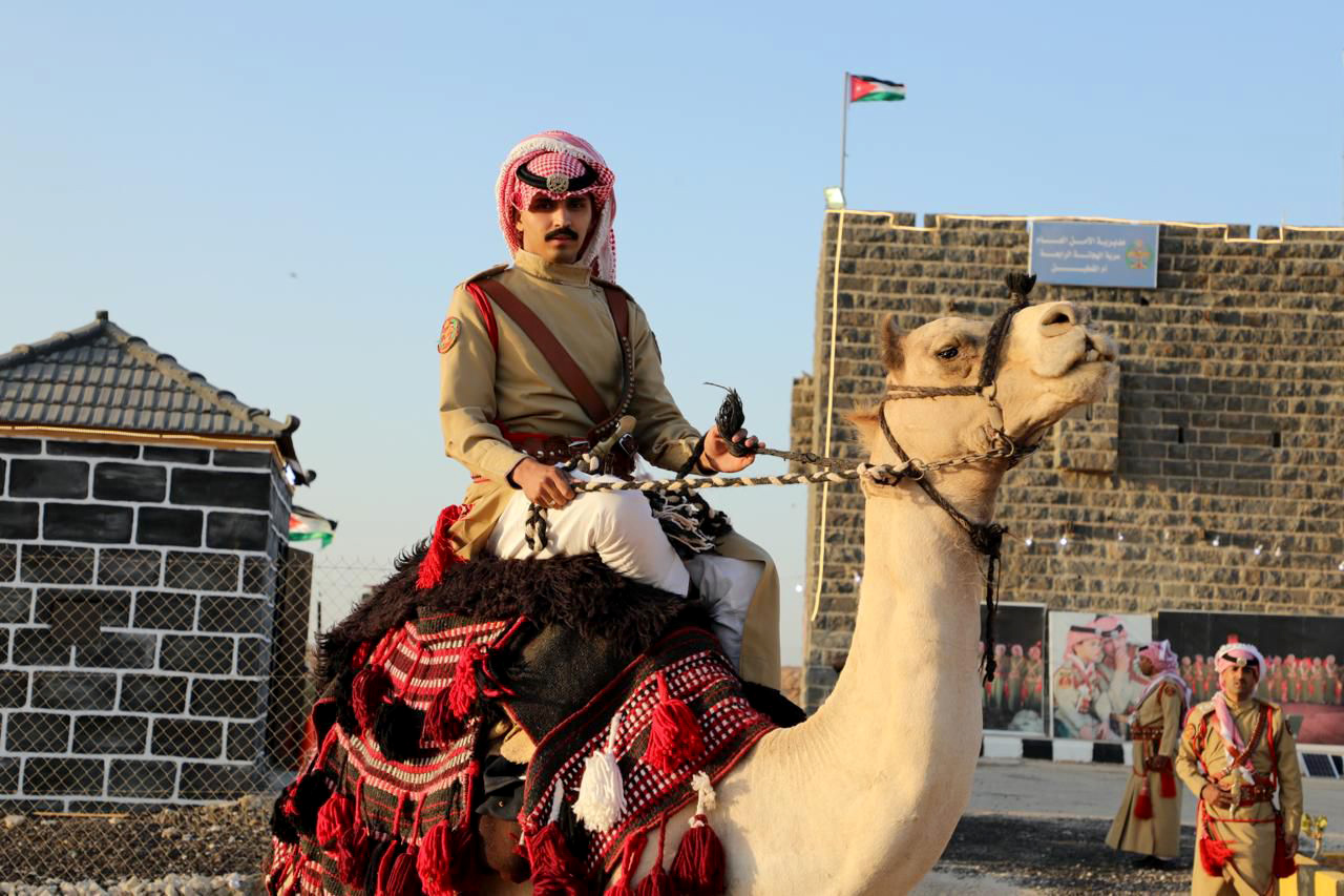 مدير الأمن العام يفتتح سرية الهجّانة الرابعة في مغفر أم القطين التاريخي