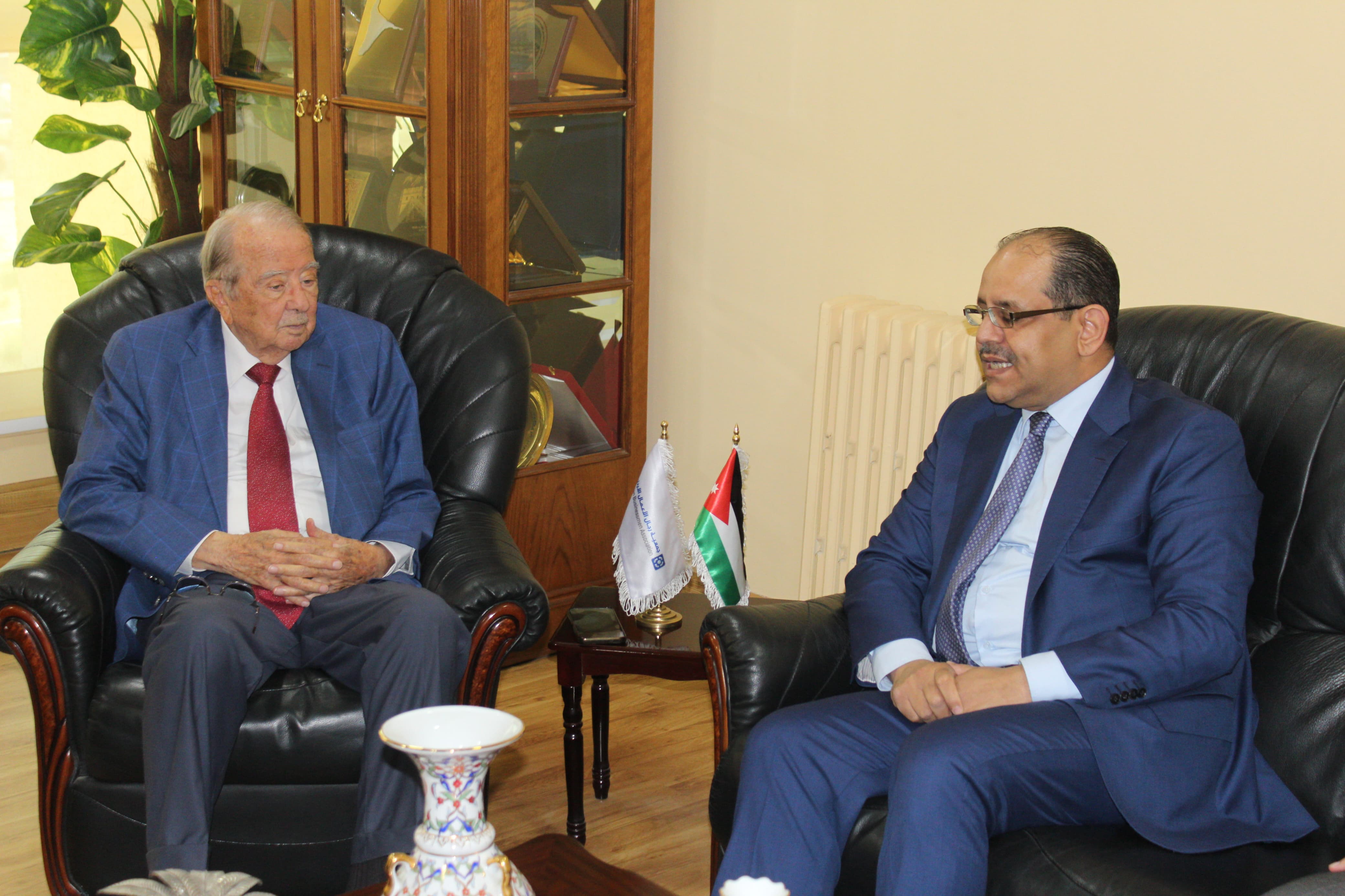 جمعية رجال الأعمال  تلتقي السفير الأردني لدى السعودية