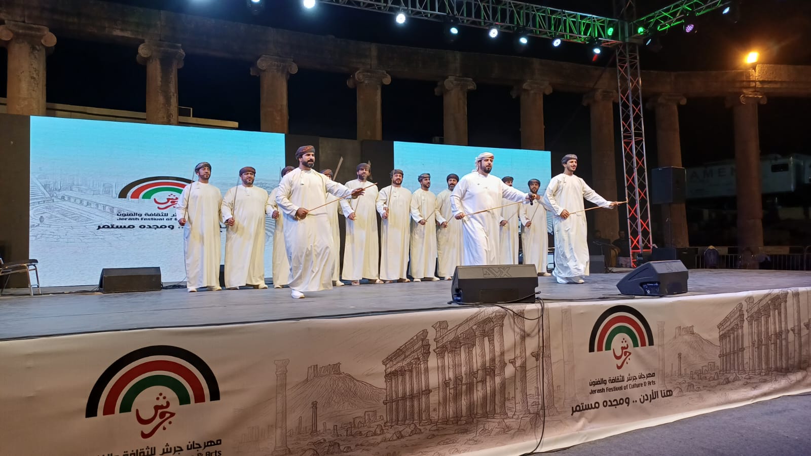 تجليات الأصالة لموروث فنيالحماسي العُماني والملحون المغربي على الساحة في جرش39