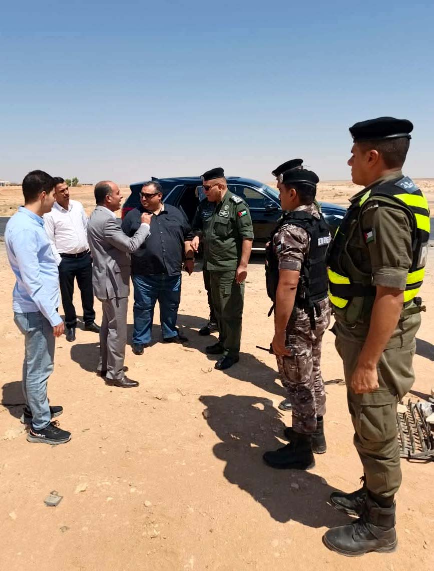 محافظ المفرق يتفقد واقع العمل في الدوائر الرسمية في لواء الرويشد