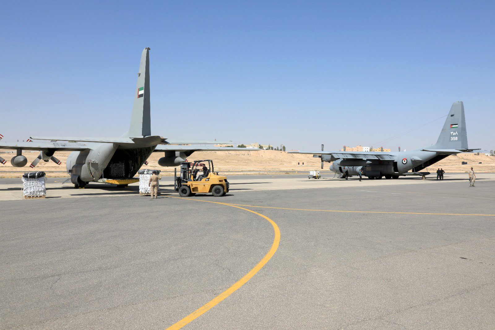 القوات المسلحة الأردنية والإماراتية تواصلان الإنزالات الجوية على قطاع غزة