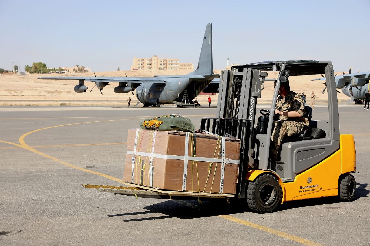 القوات المسلحة الأردنية تنفذ 7 إنزالات جوية بمشاركة دولية واسعة