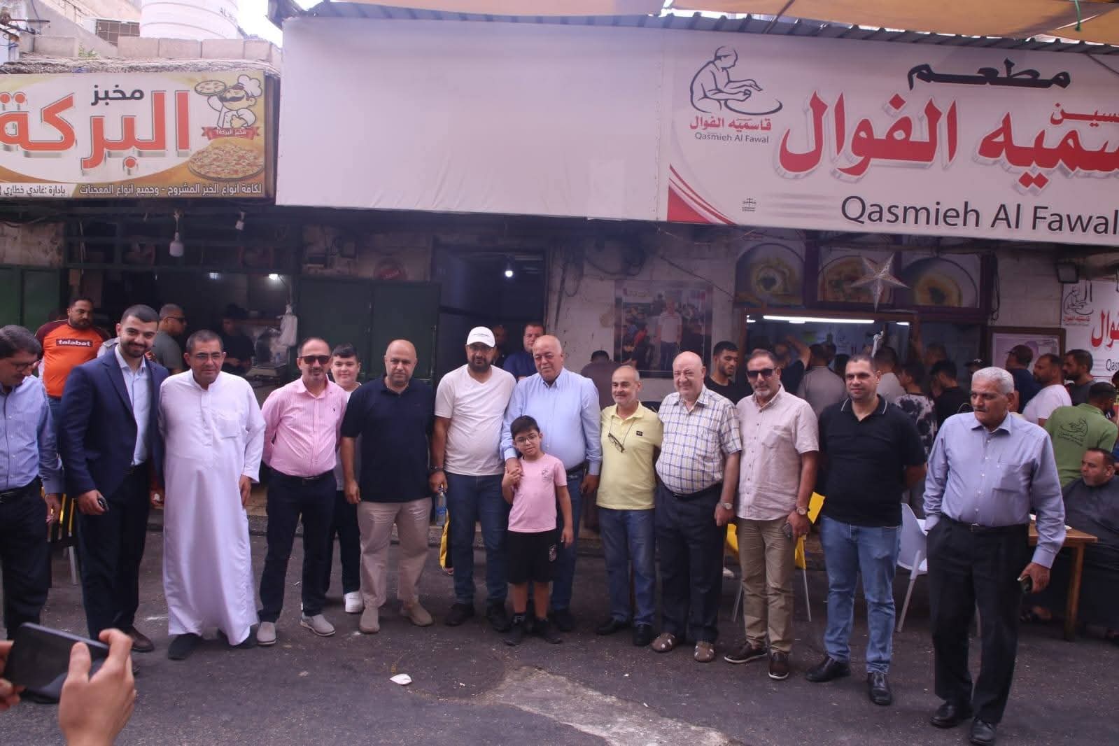 رئيس بلدية إربد يبحث مع تجار تطوير الشوارع التجارية وسط المدينة