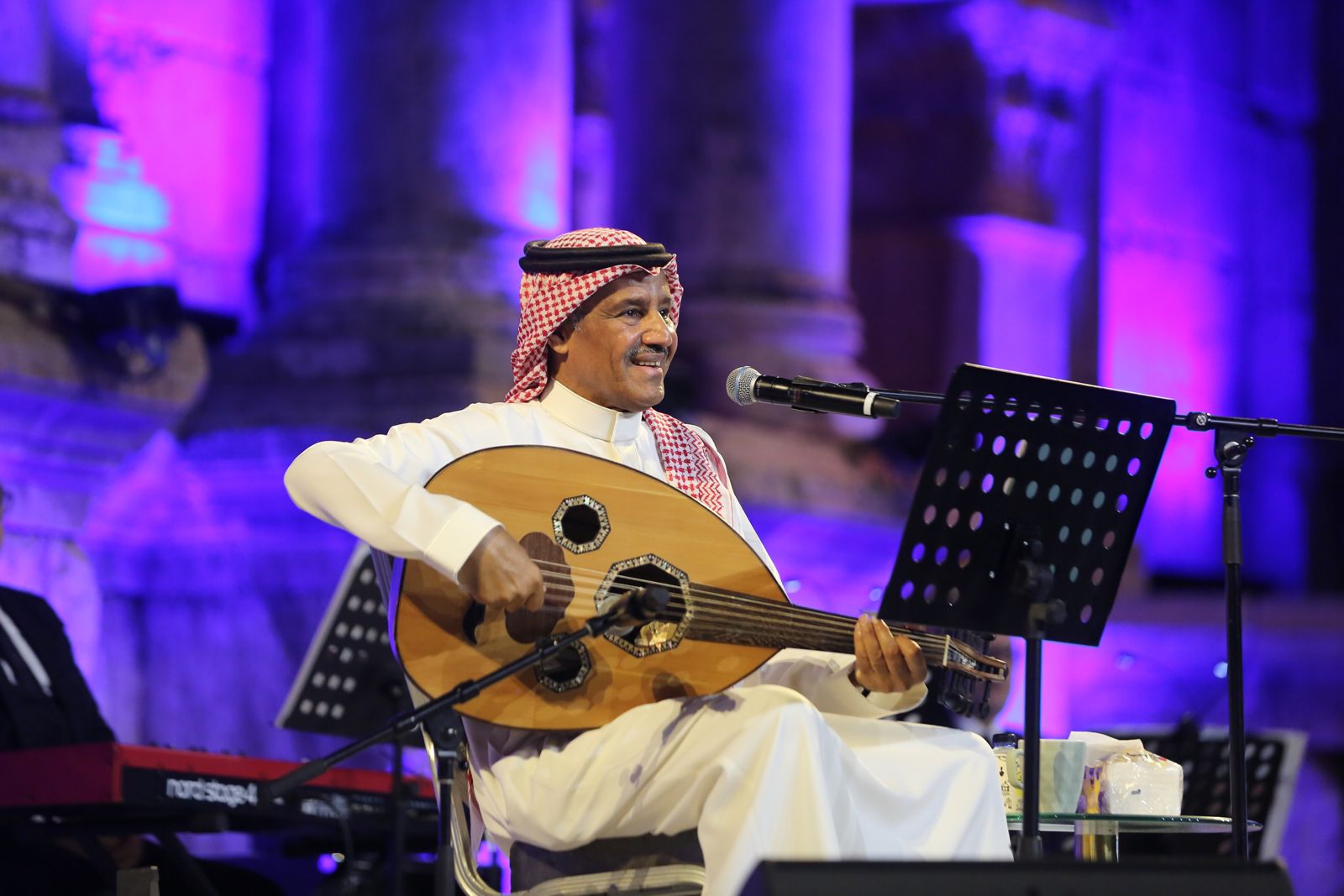 المطرب السعودي خالد عبد الرحمن يضيء المسرح الجنوبي بإبداعاته فيجرش39