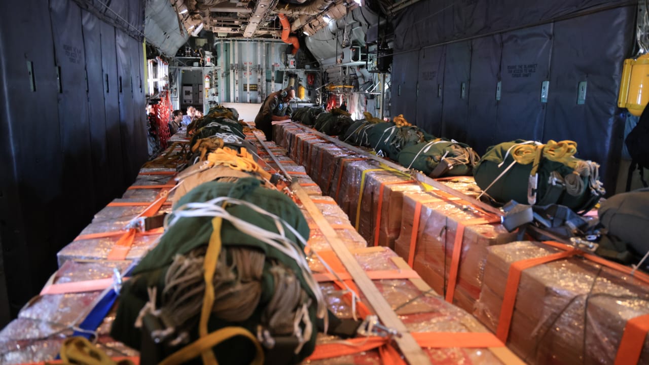 القوات المسلحة الأردنية تنفذ 5 إنزالات جوية بمشاركة عدد من الدول الشقيقة والصديقة