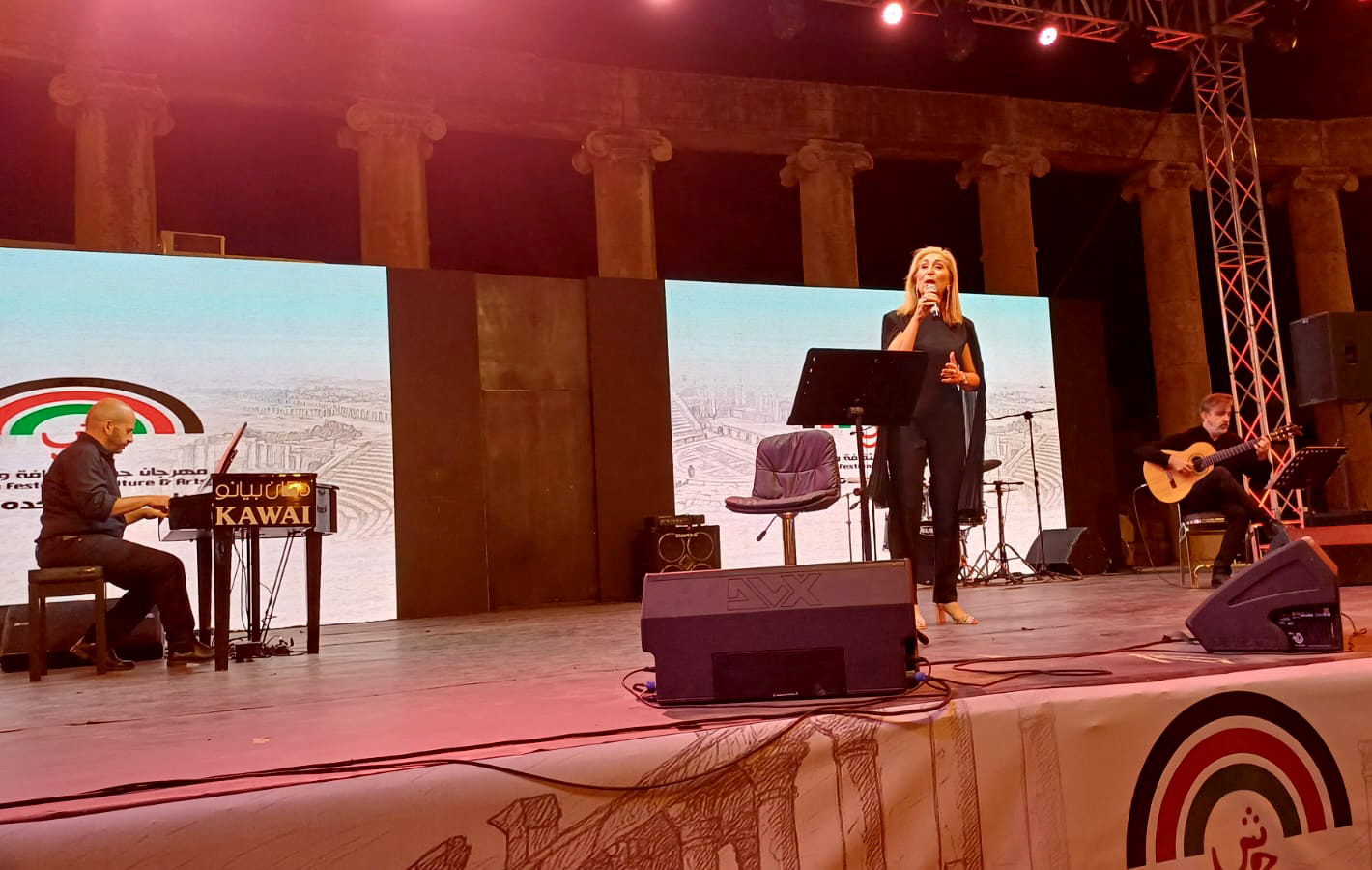 الفنانة الاردنية مكادي نحاس تلهب ختام فعاليات الساحة الرئيسة بجرش 39