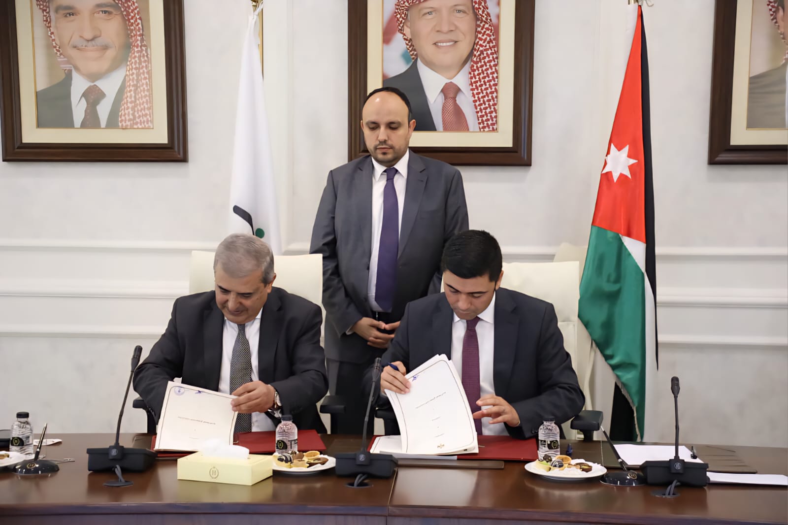 وزارة الشباب و الأردنية توقعان اتفاقية تنفيذ مسح شامل حول واقع الشباب