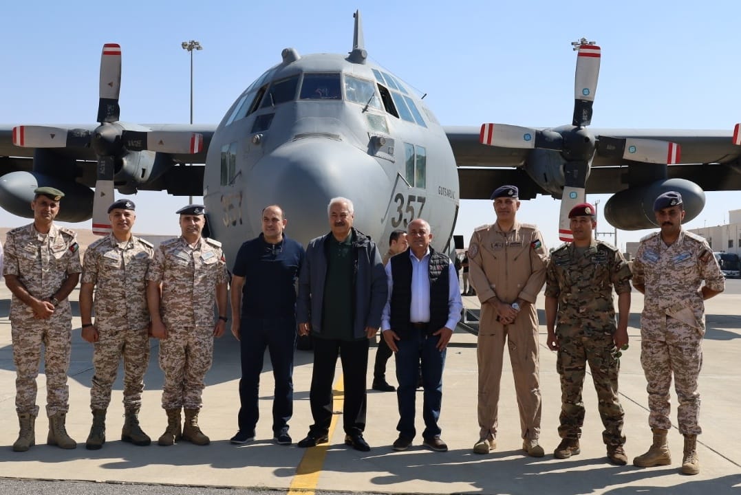 القوات المسلحة الأردنية تواصل إرسال المساعدات جواً مع دول شقيقة وصديقة على قطاع غزة