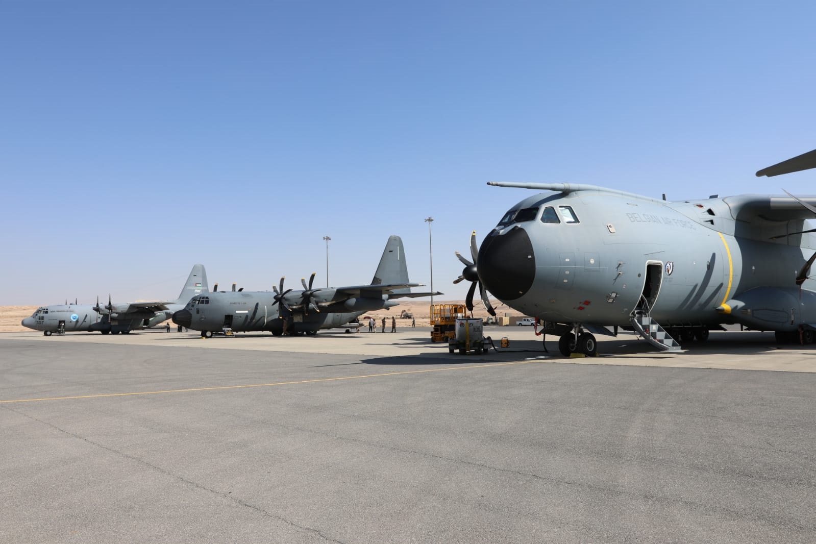 القوات المسلحة الأردنية تواصل إرسال المساعدات جواً مع دول شقيقة وصديقة على قطاع غزة