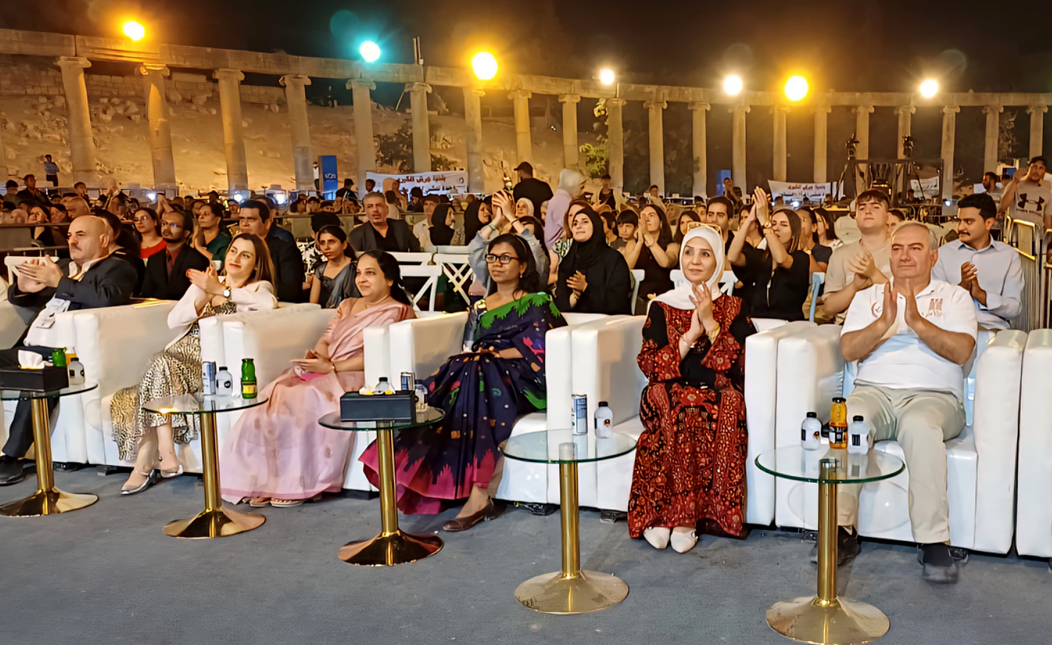 الفنانة الاردنية مكادي نحاس تلهب ختام فعاليات الساحة الرئيسة بجرش 39