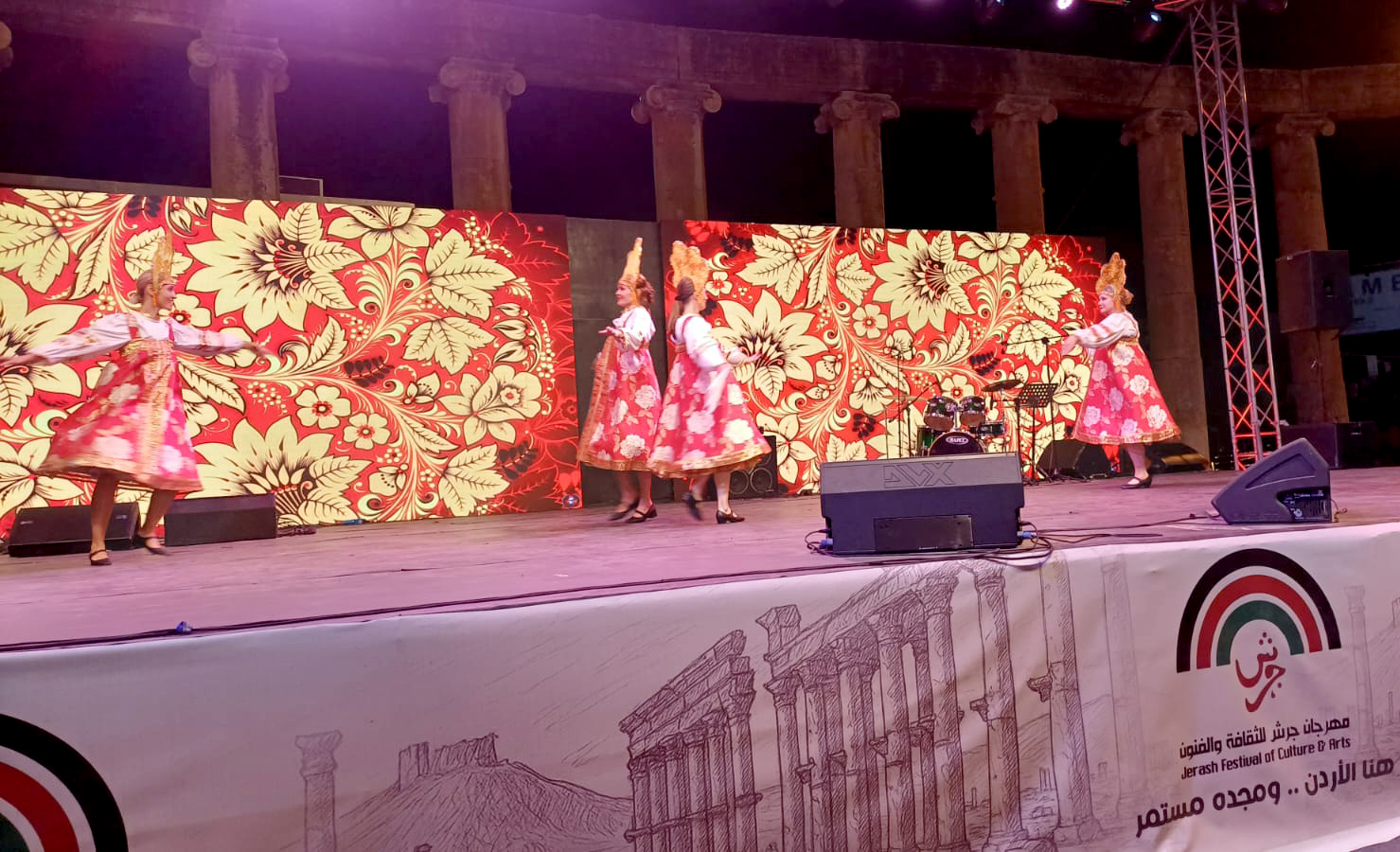 الفنانة الاردنية مكادي نحاس تلهب ختام فعاليات الساحة الرئيسة بجرش 39