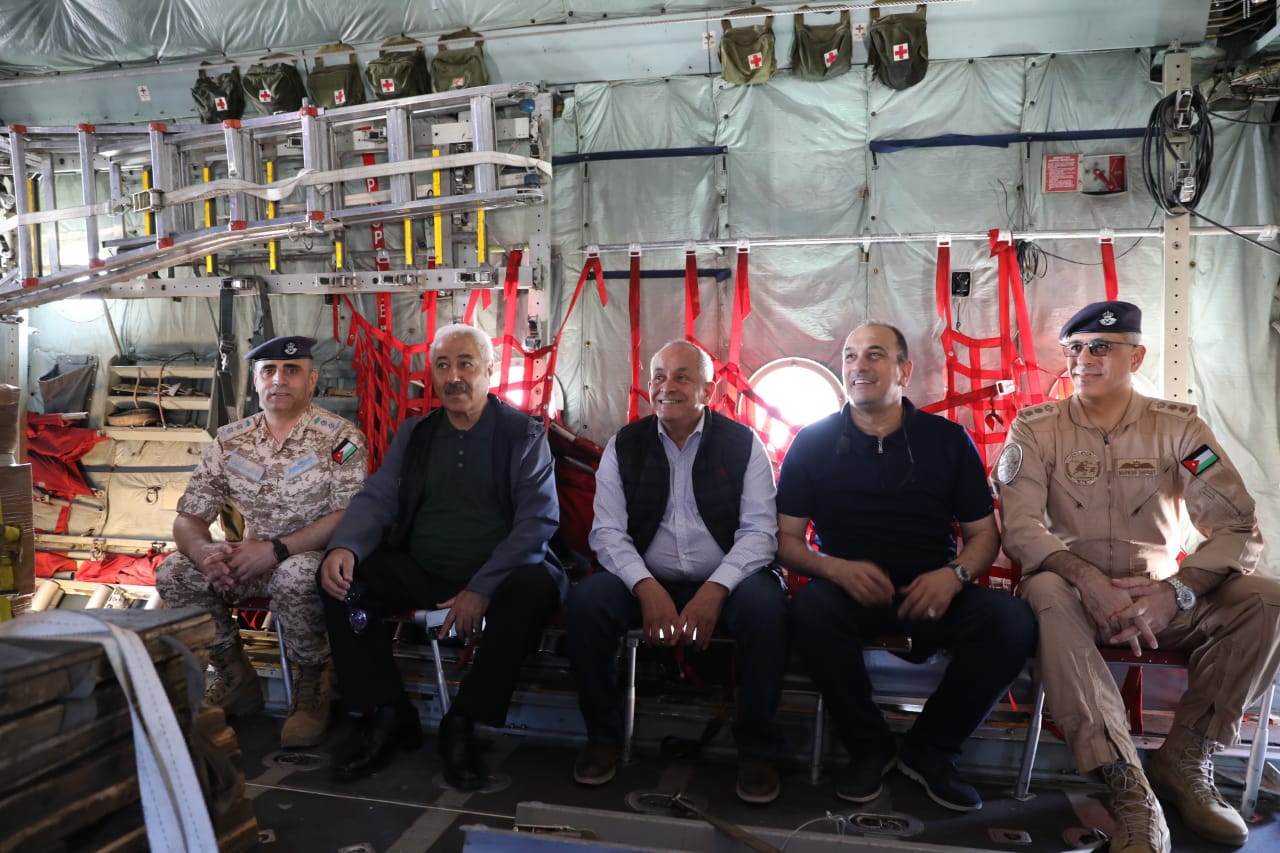 القوات المسلحة الأردنية تواصل إرسال المساعدات جواً مع دول شقيقة وصديقة على قطاع غزة