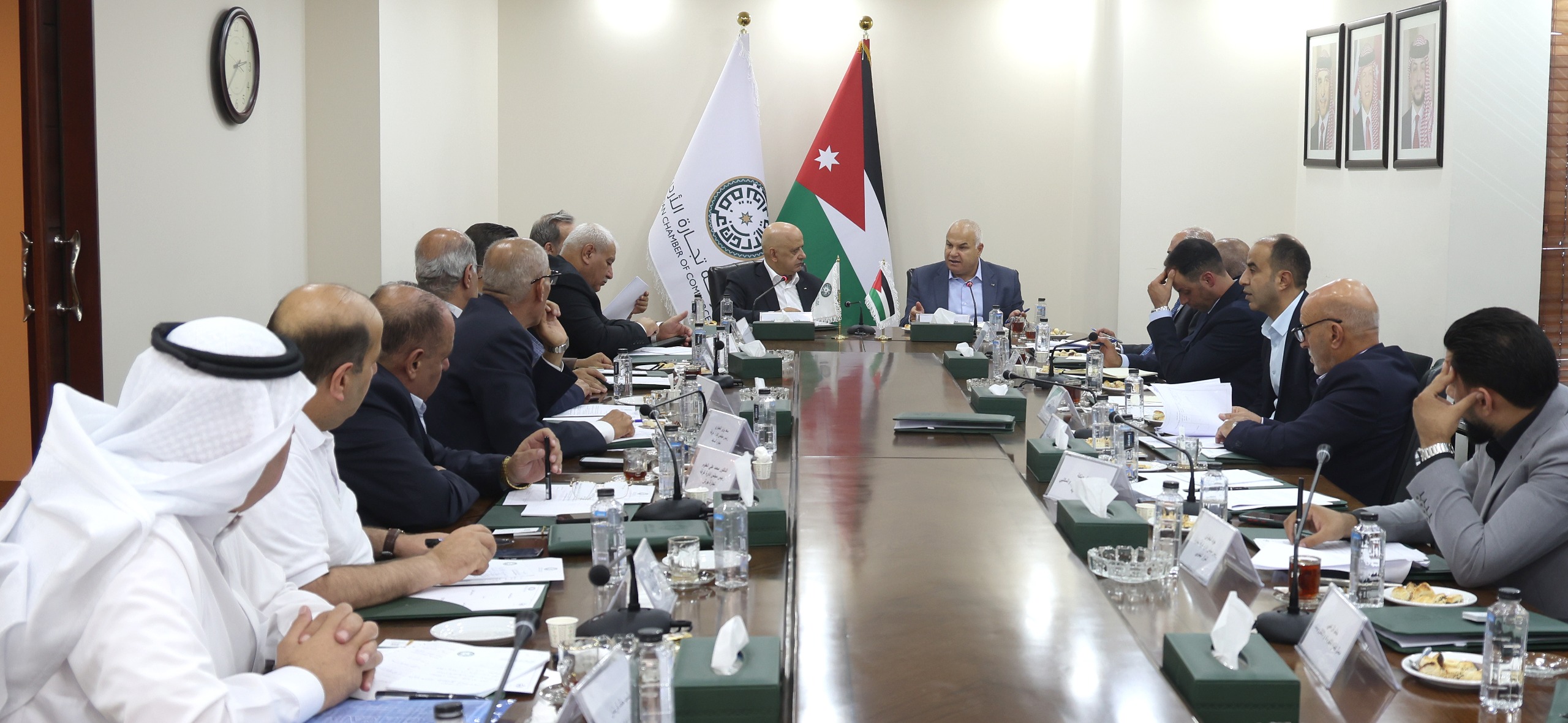 وزير العمل يبحث مع تجارة الأردن تسهيلات تشغيل العمالة المحلية