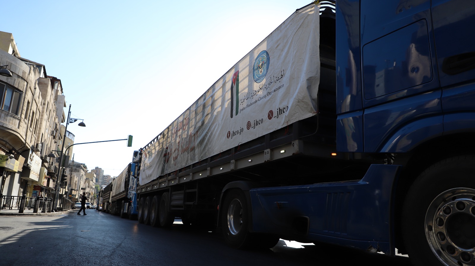 عبور قافلة مساعدات أردنية جديدة مكونة من 38 شاحنة لأهلنا بغزة