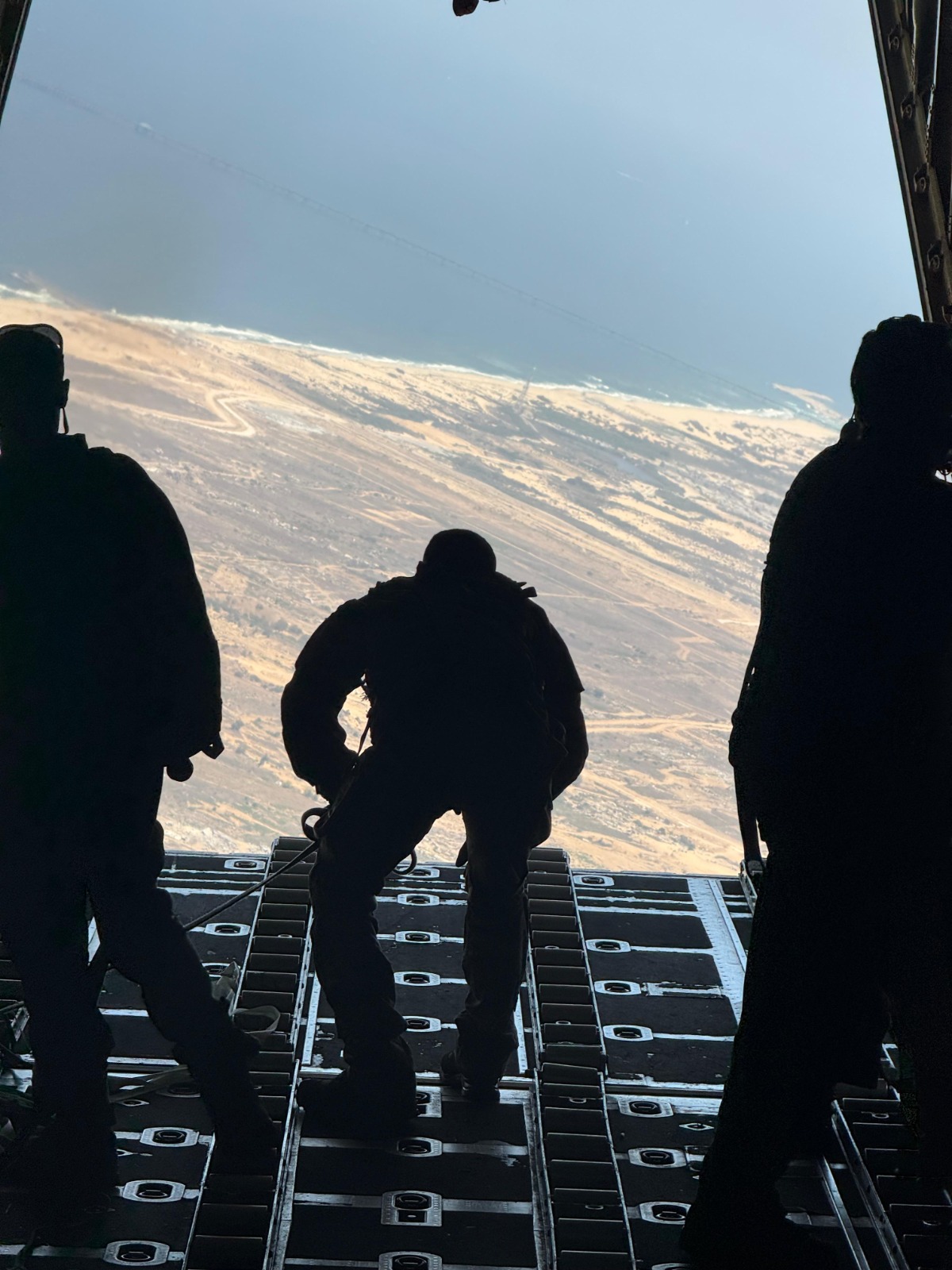 428 إنزالاً جوياً أردنياً على غزَّة .. دِقة تحمل إغاثة ولا أيَّ تهديد للسكان وتصل إليهم آمنة