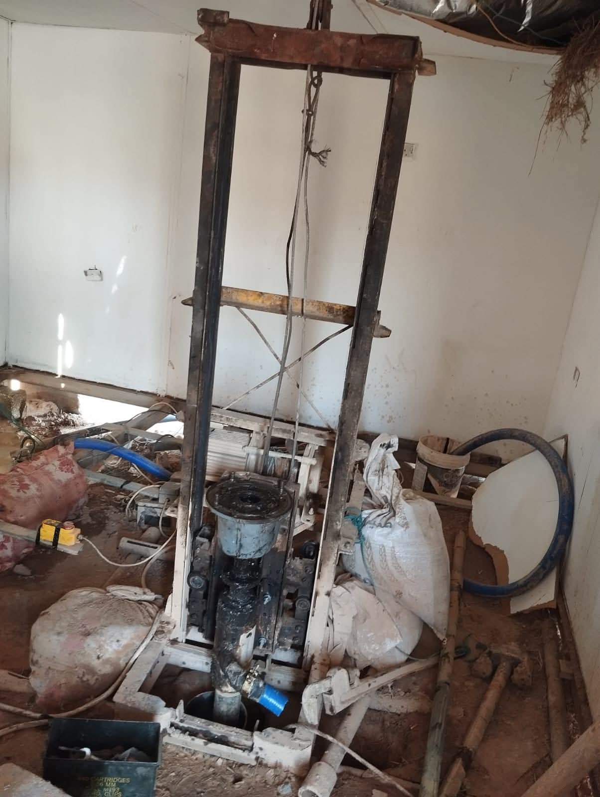 المياه: ضبط حفارة مخالفة في الزرقاء