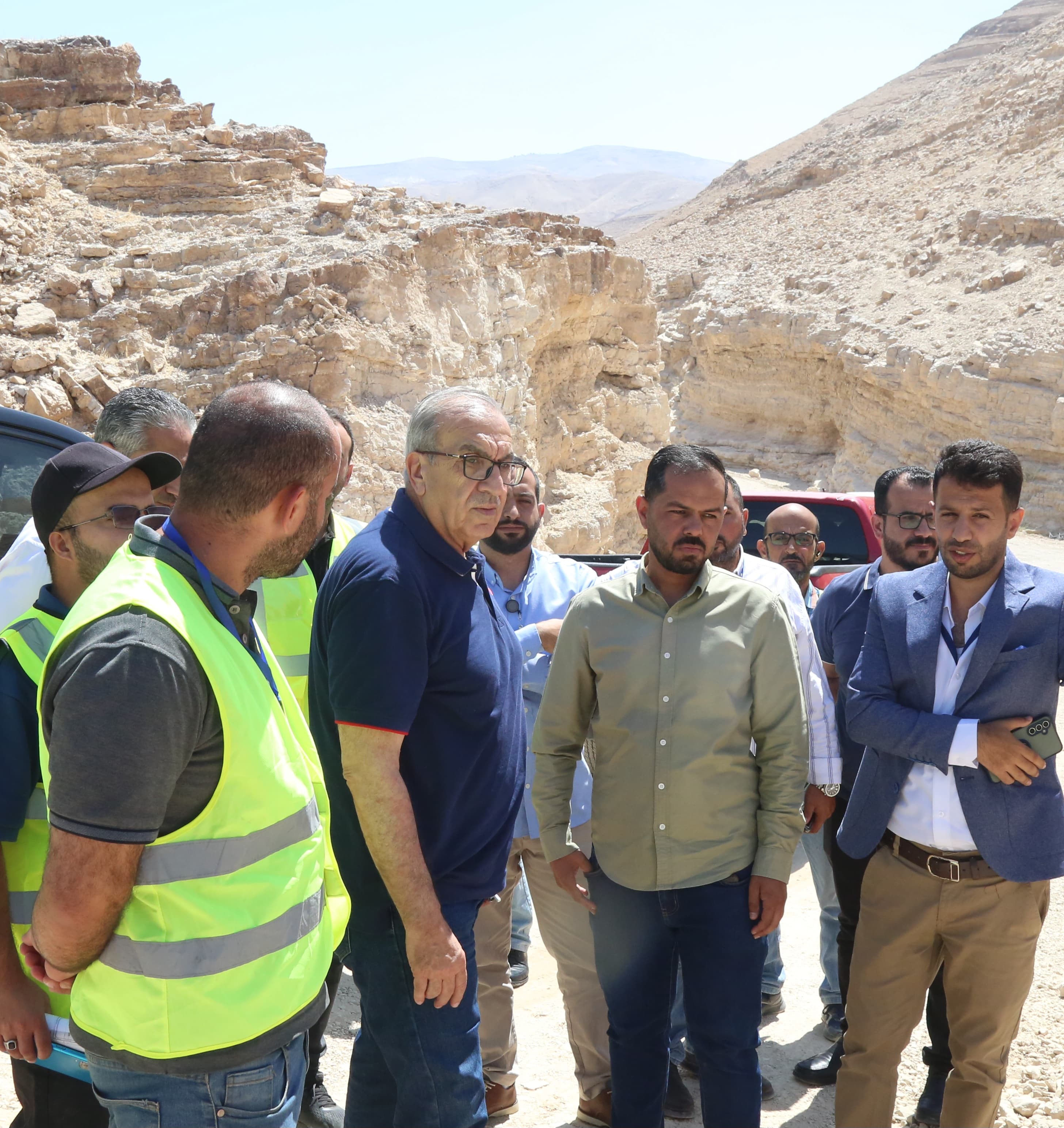 وزير الأشغال يتفقد مشاريع في محافظة الكرك