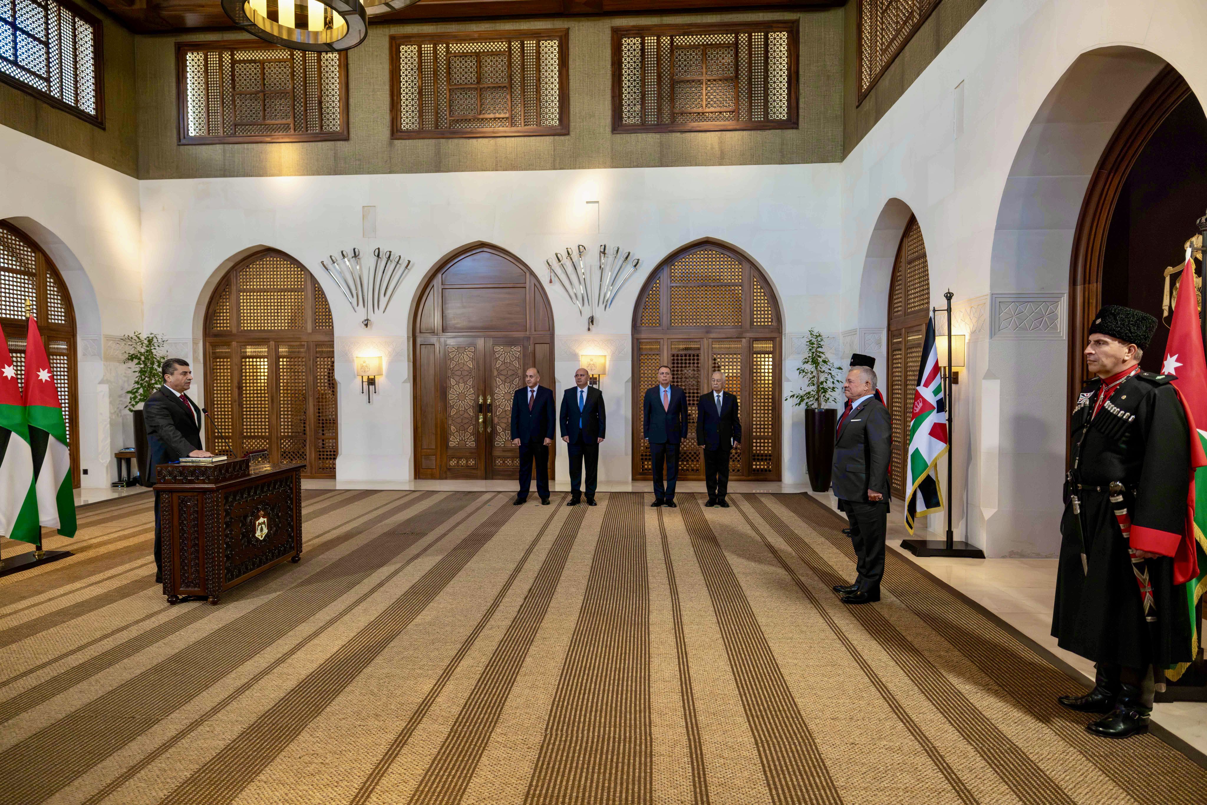 محافظون جدد يؤدون اليمين القانونية أمام الملك