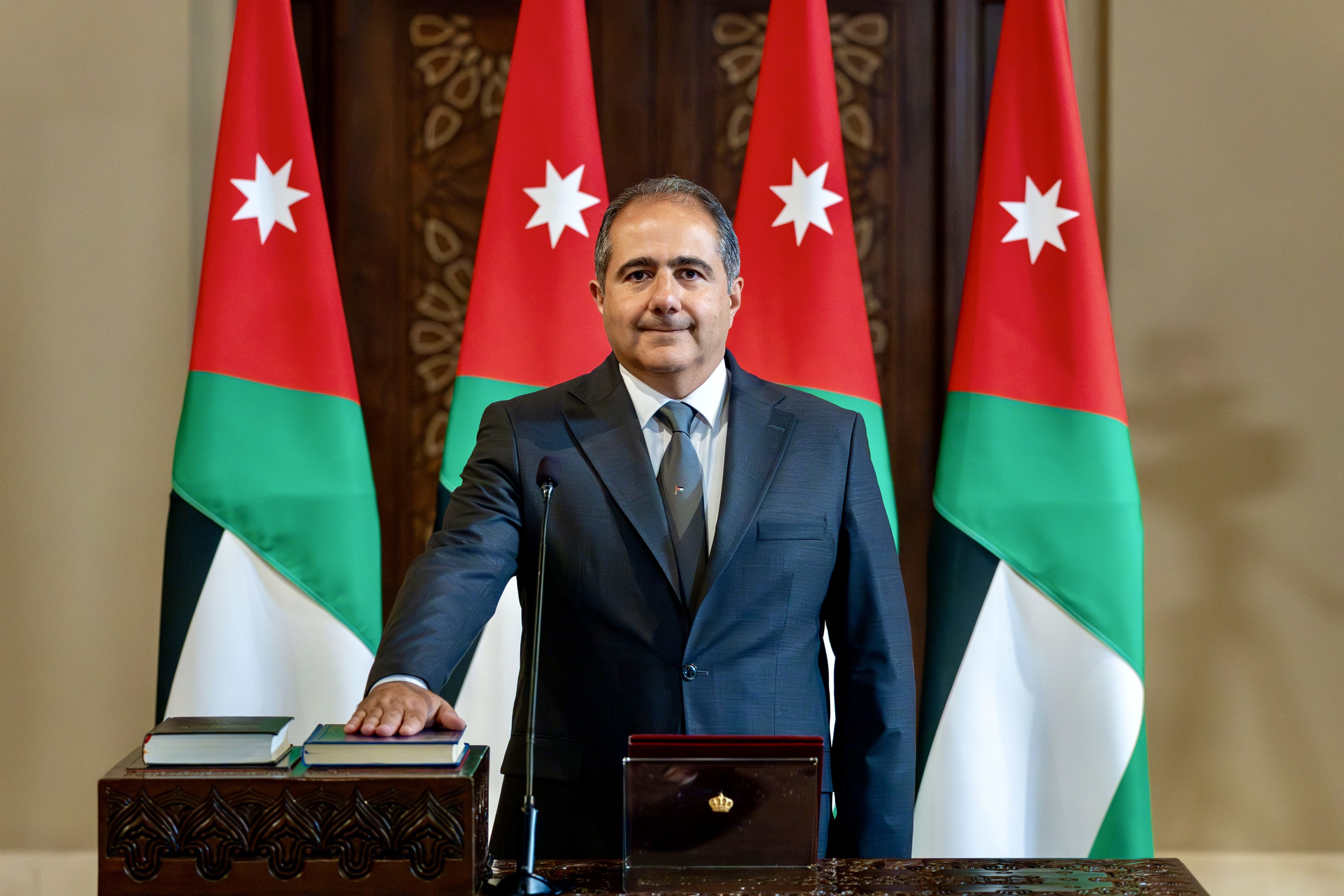 إرادة ملكية بالموافقة على إجراء تعديل على حكومة الدكتور حسان