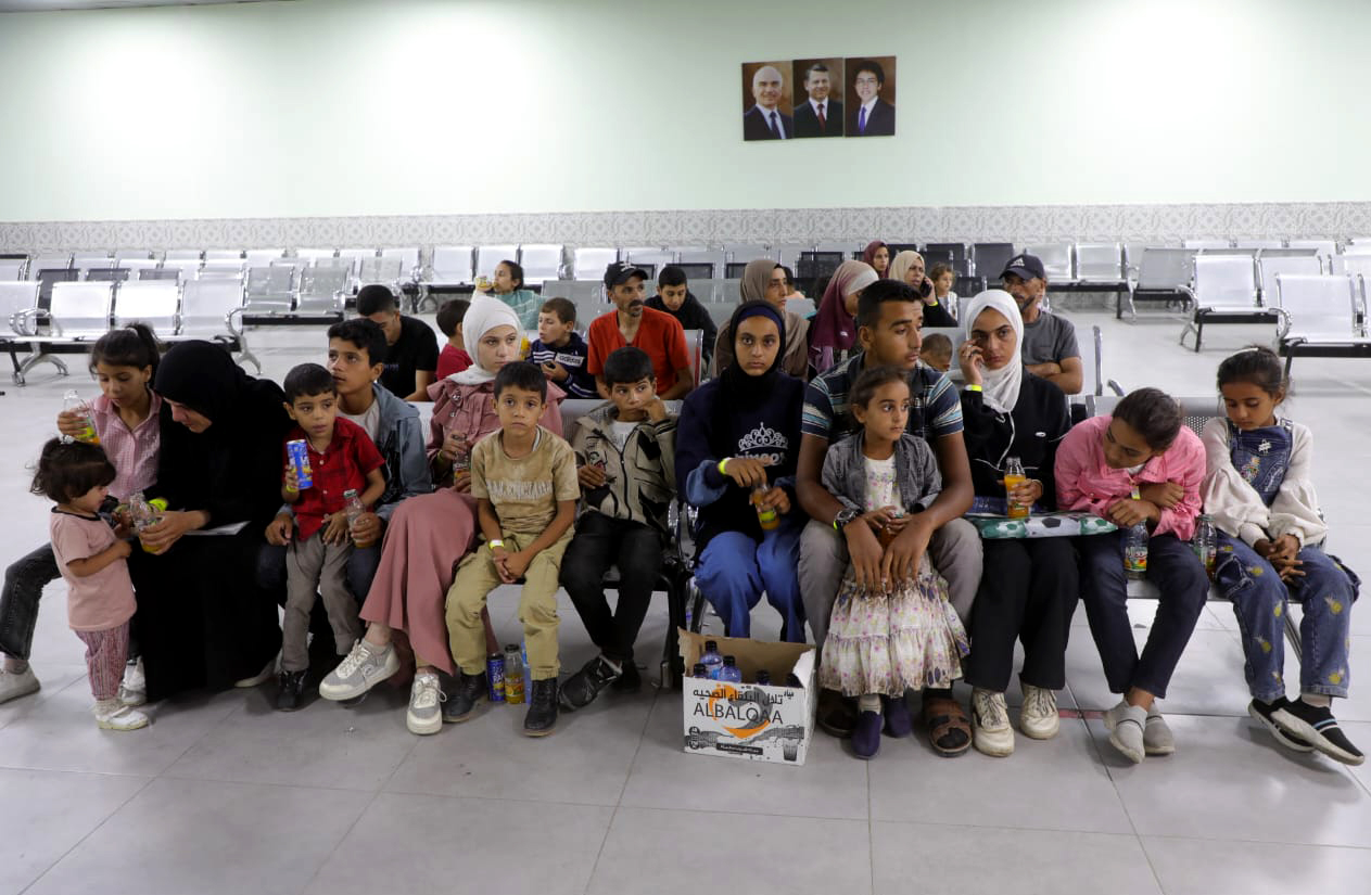 القوات المسلحة تجلي الدفعة التاسعة من أطفال غزة المرضى للعلاج في الأردن