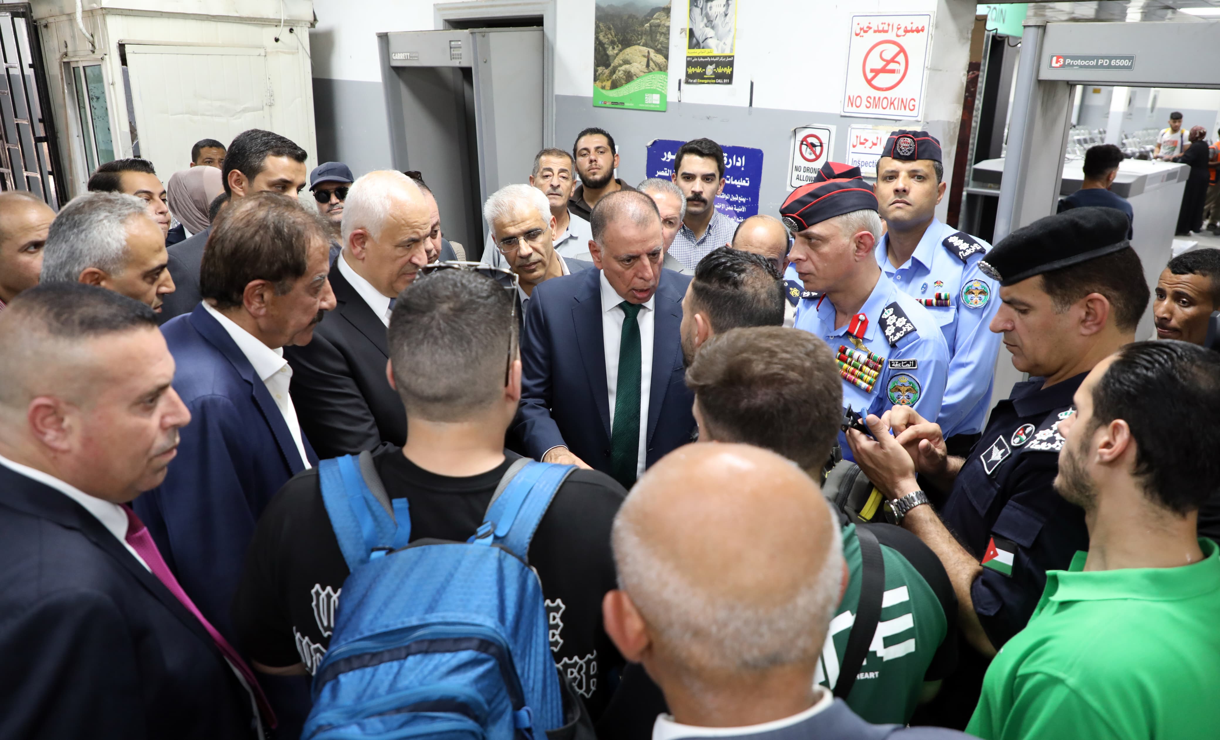 وزير الداخلية ونظيره الفلسطيني يبحثان تعزيز التعاون وتطوير آليات العمل في جسر الملك حسين