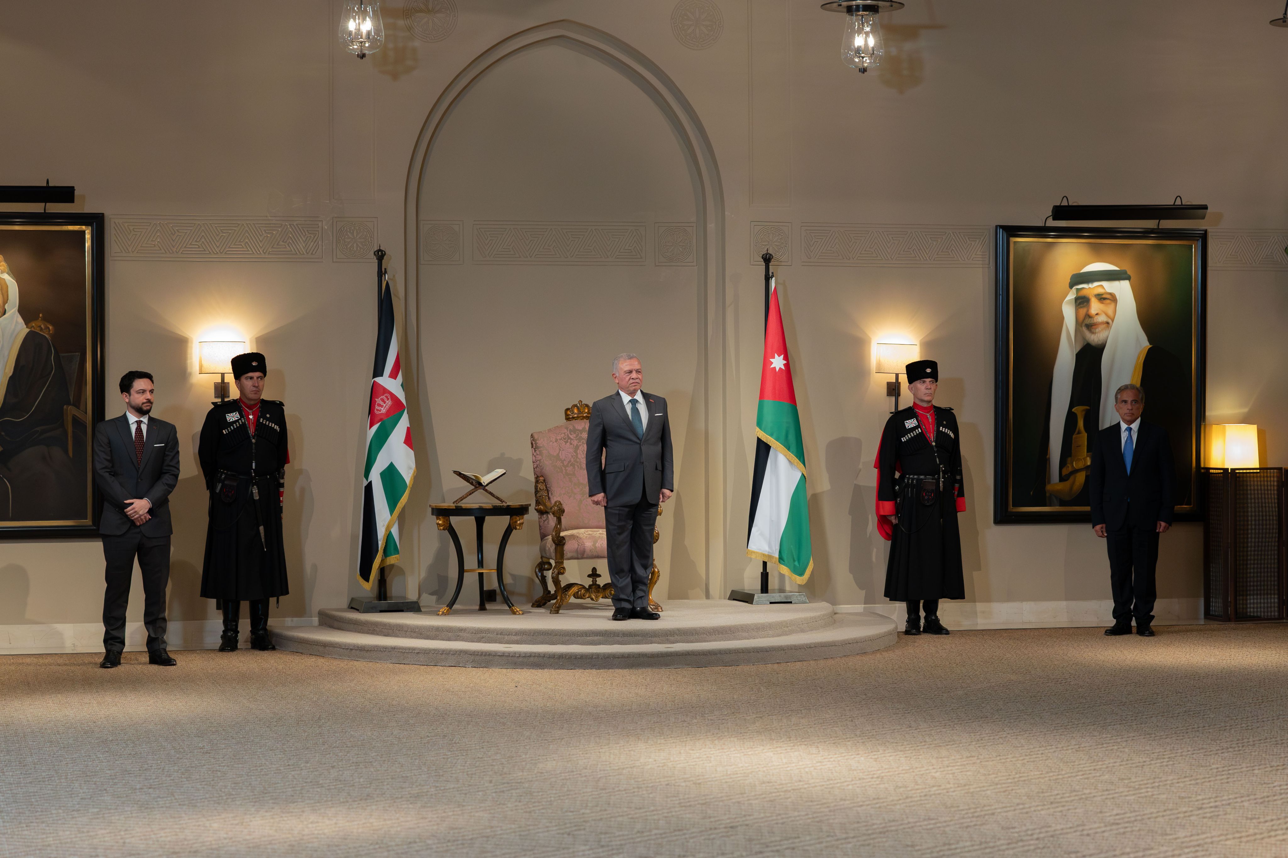 إرادة ملكية بالموافقة على إجراء تعديل على حكومة الدكتور حسان