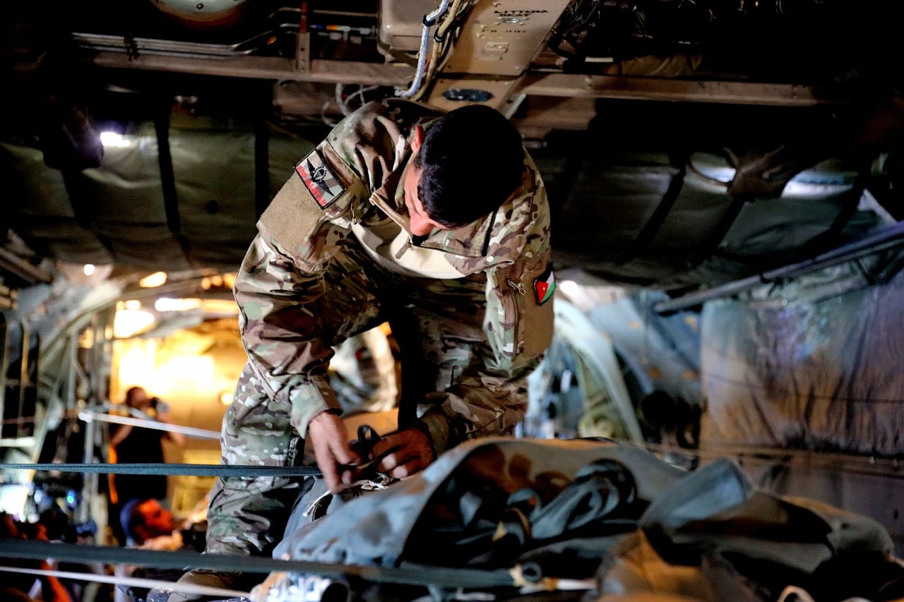 القوات المسلحة الأردنية تنفذ إنزالات جوية جديدة للمساعدات على غزة بمشاركة دولية