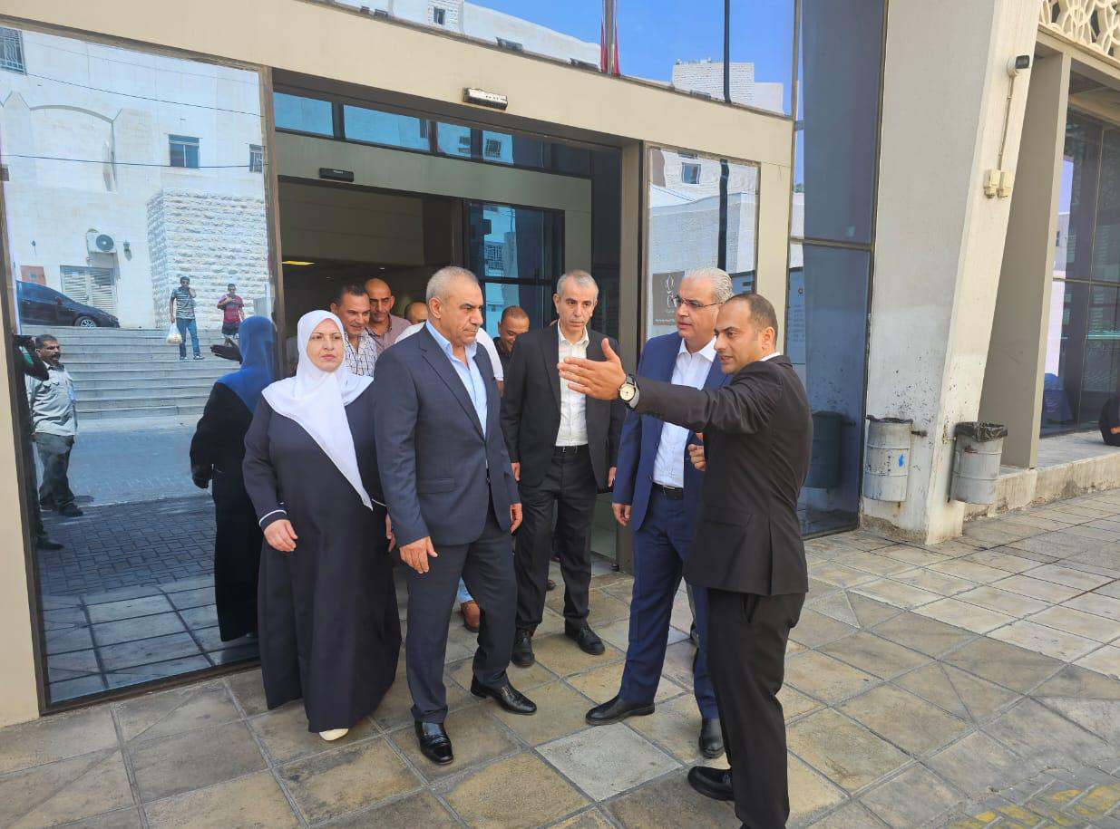 وزير الصحة يطلع على واقع الخدمات في مستشفيات البشير