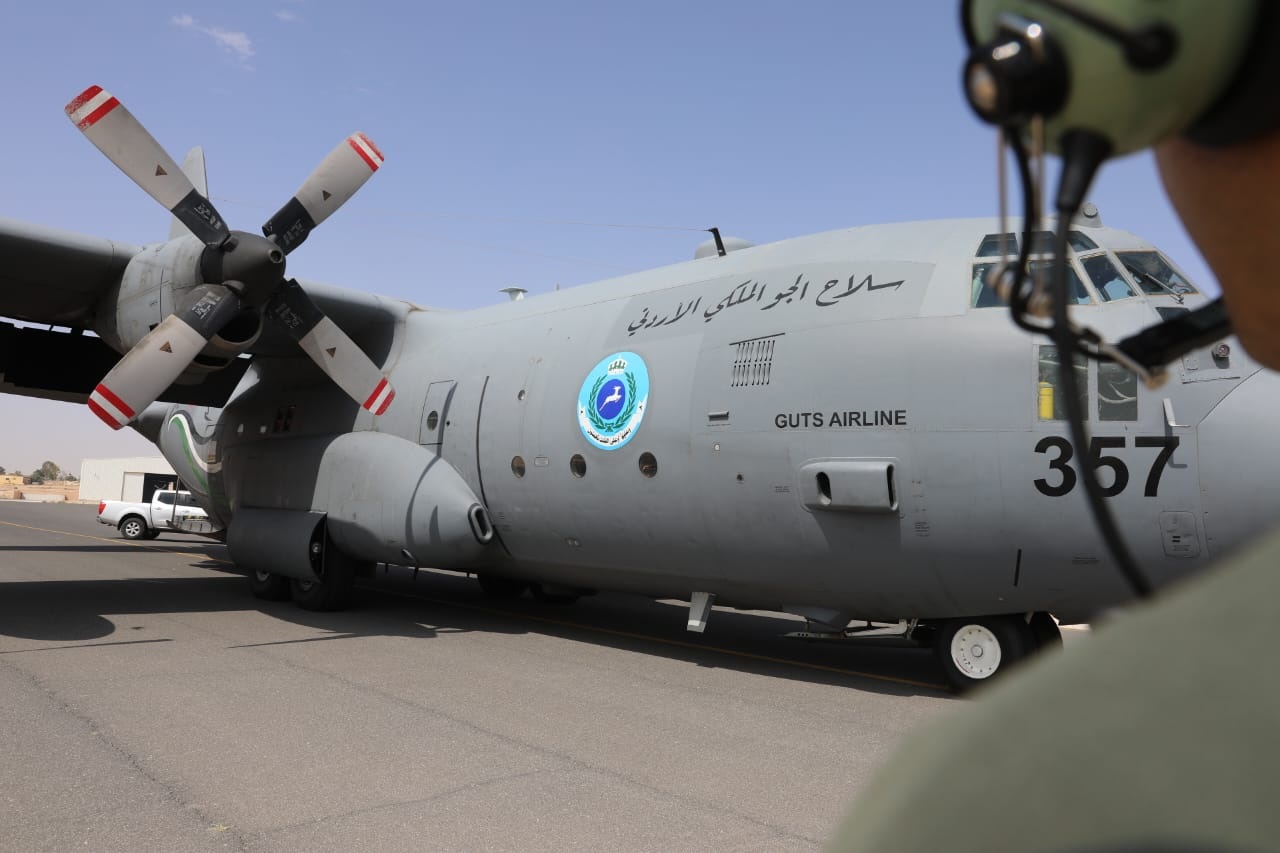 القوات المسلحة تنفذ إنزالات جوية جديدة على قطاع غزة